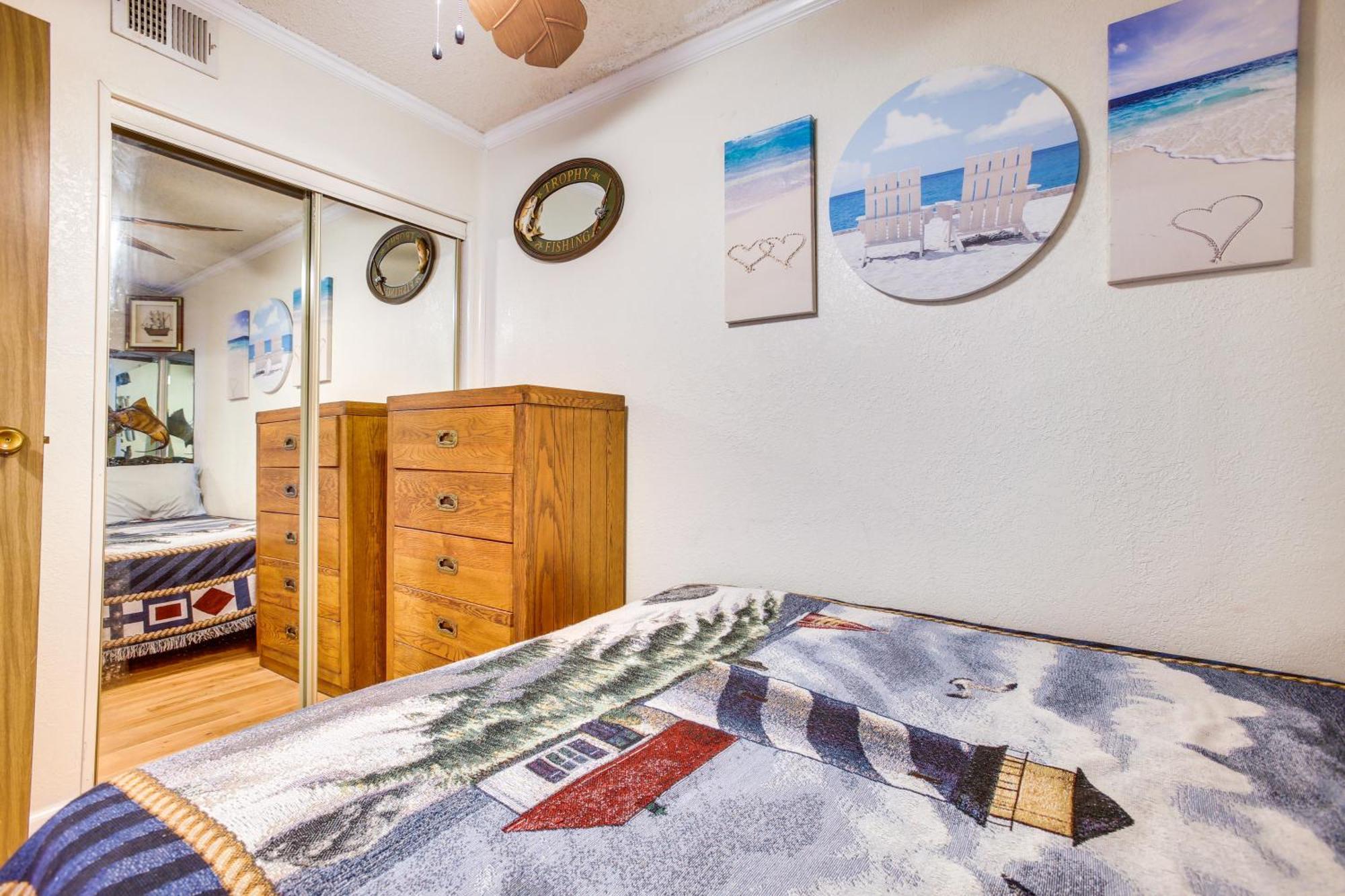 Galveston Retreat With Balcony And Gulf Views! Apartment ภายนอก รูปภาพ