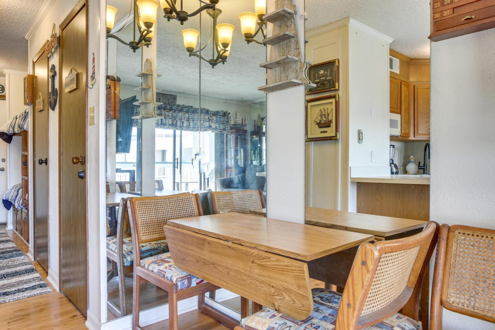 Galveston Retreat With Balcony And Gulf Views! Apartment ภายนอก รูปภาพ